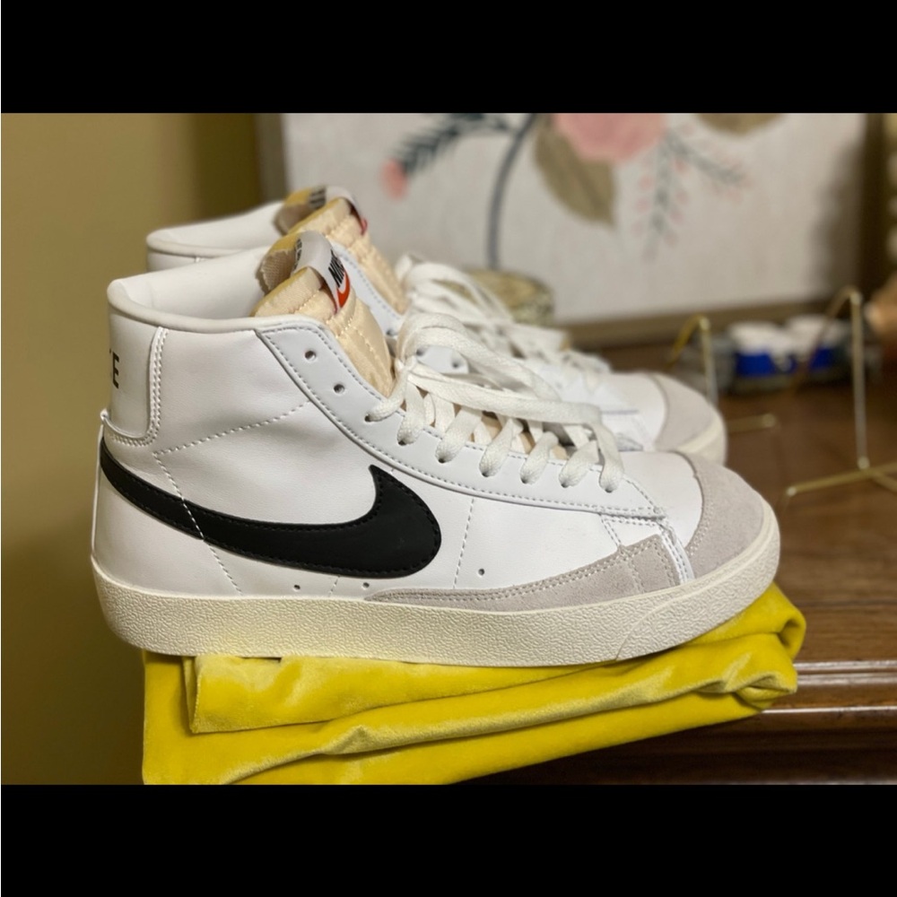 Nike Blazer Mid '77 Vintage White Sneakers